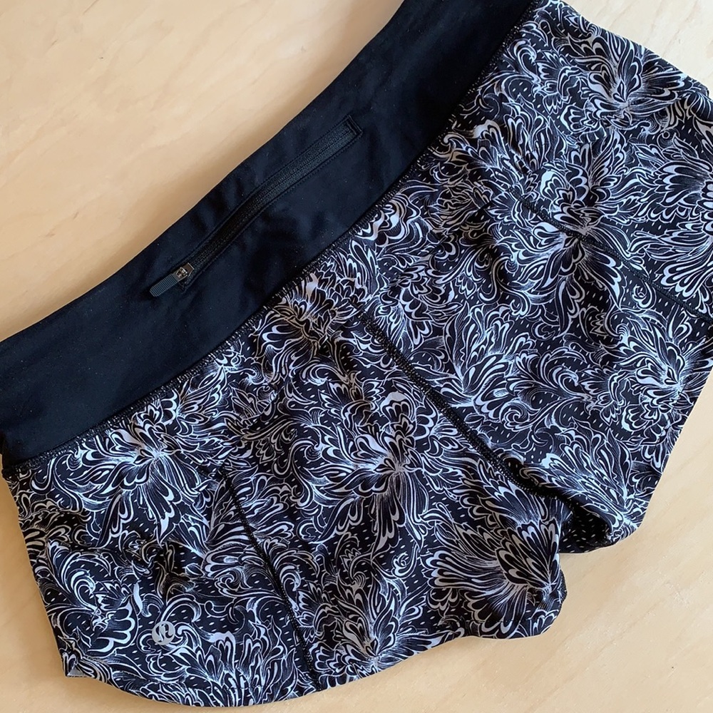 Lululemon Speed shorts - Picture 2 of 3